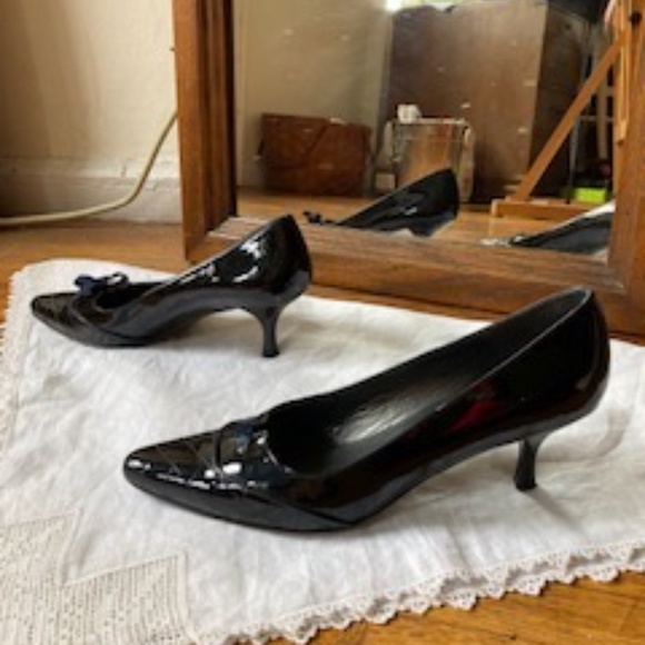 Stuart Weitzman 2 1/2" Kitten Heel black Patent Leather Size 9 1/2 " N - Picture 4 of 12